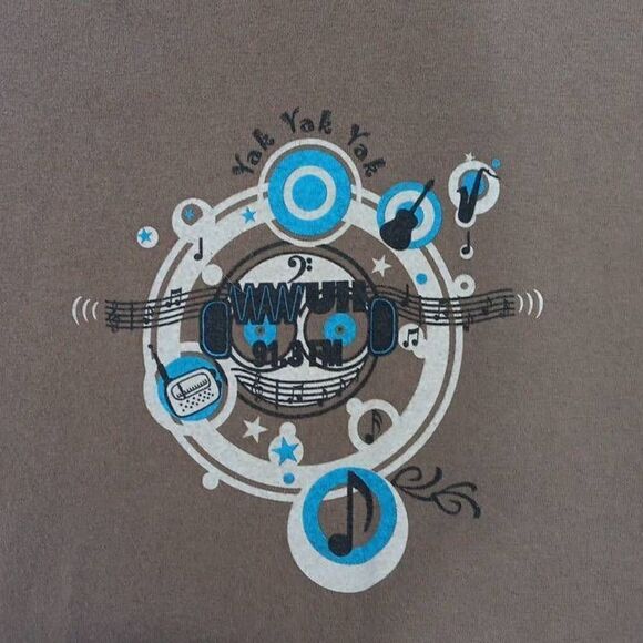 WWUH 91.3 FM, Public Alternative Radio, University of Hartford Tshirt.
Brand: Co - Picture 1 of 6